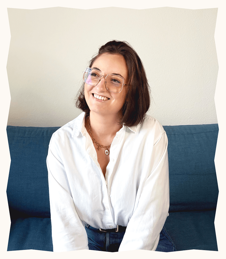 Anaïs, graphiste et directrice artistique de MoodAna Studio